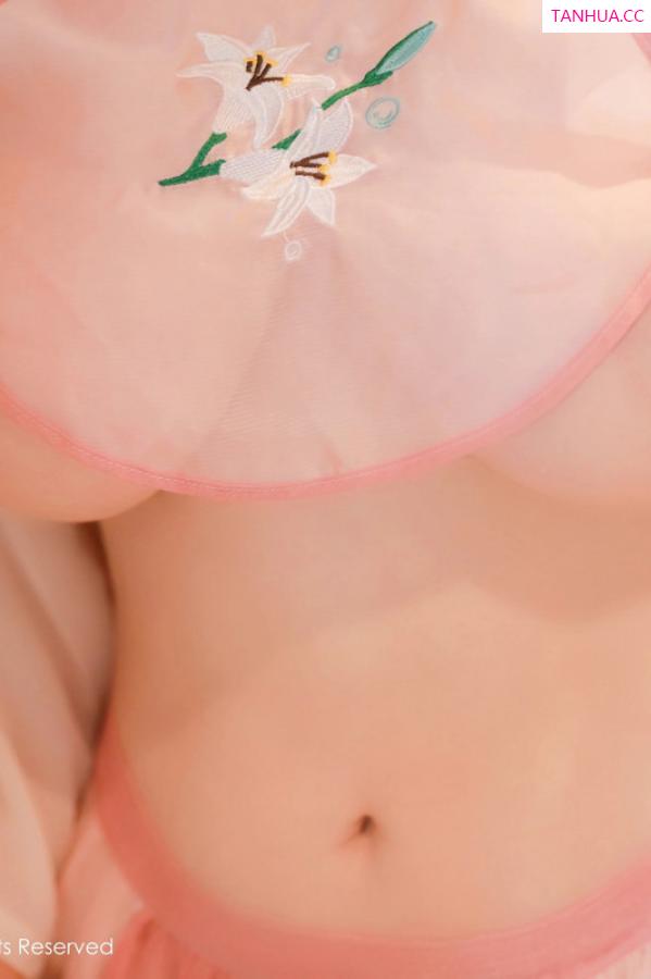   [XiuRen]高清写真图 2024.06.19 No.8724 陈柒柒 美腿性感第2张图片